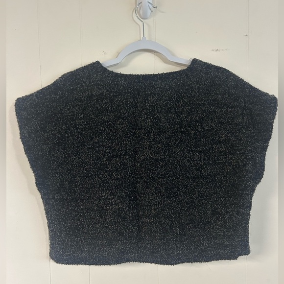 Wool, jacket/vest, size M , grey, short sleeve, cropped, single top button front - Picture 4 of 5